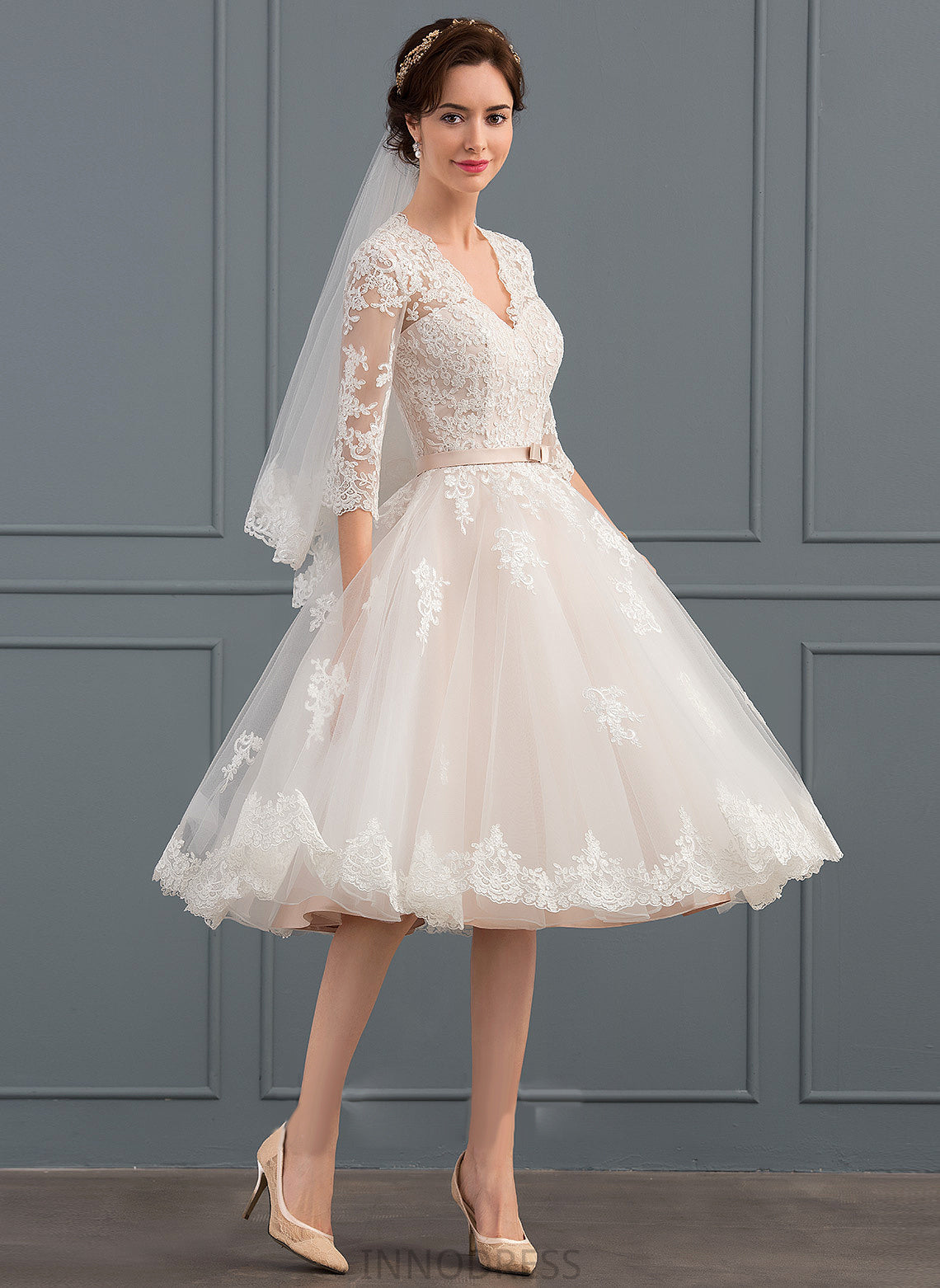 Sarah Knee-Length Bow(s) Wedding Dresses V-neck A-Line Tulle Wedding With Dress Lace
