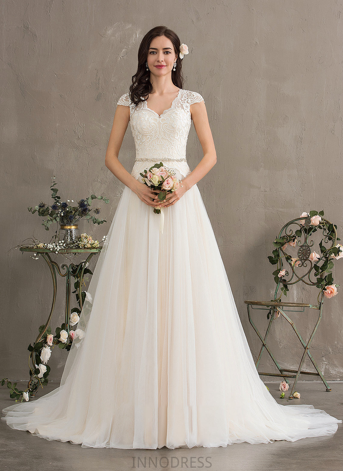 Wedding Tulle With Court Ball-Gown/Princess Zaniyah Sequins Dress Beading Wedding Dresses V-neck Train
