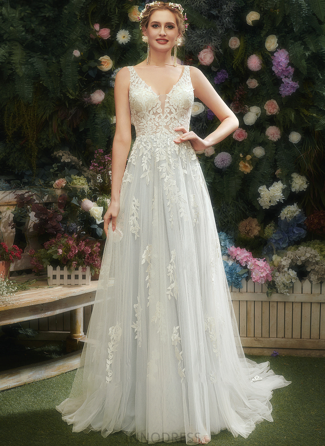 Arabella With Train A-Line Lace Court Dress Wedding V-neck Wedding Dresses